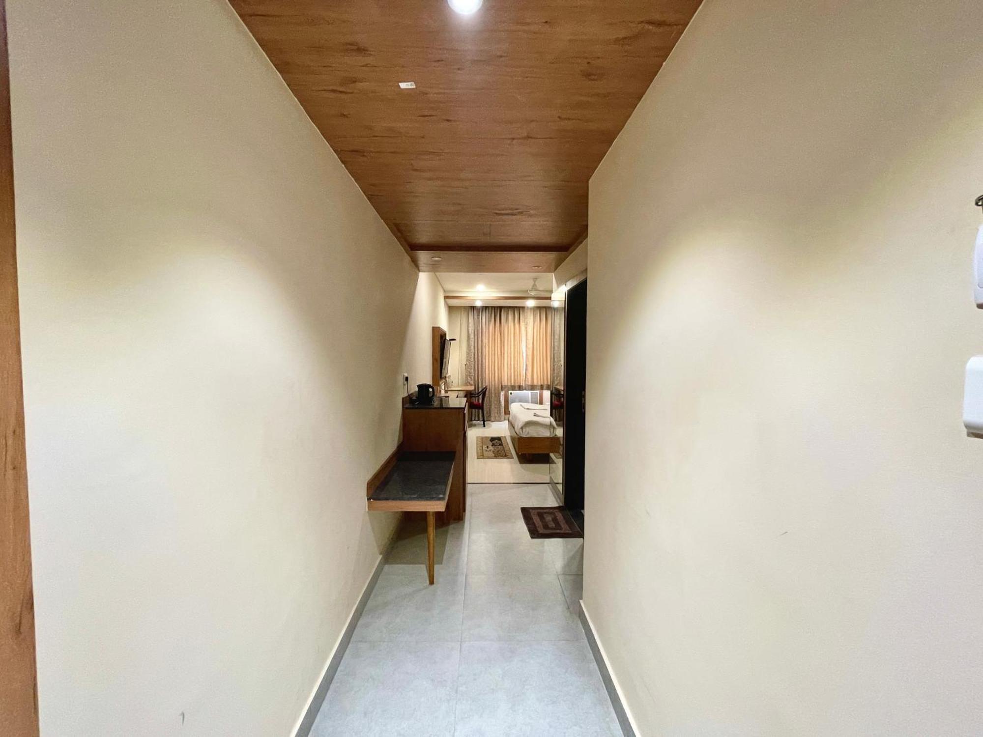 Hotel Rockbay: Beachfront Oasis with Pool and Temple Proximity Puri Exterior photo
