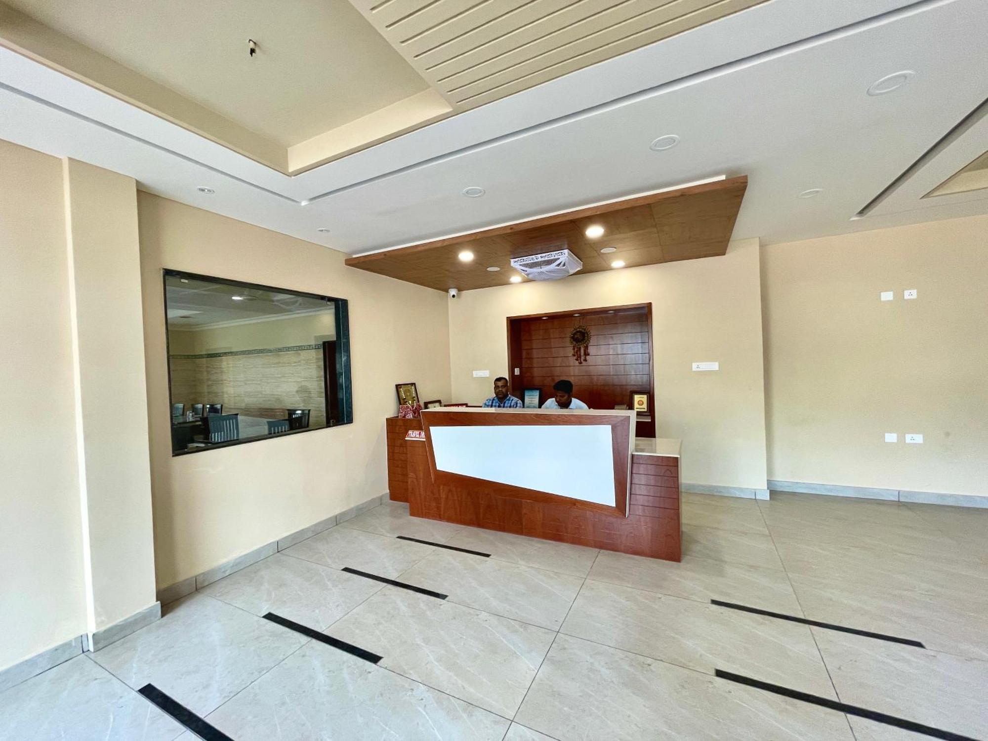 Hotel Rockbay: Beachfront Oasis with Pool and Temple Proximity Puri Exterior photo
