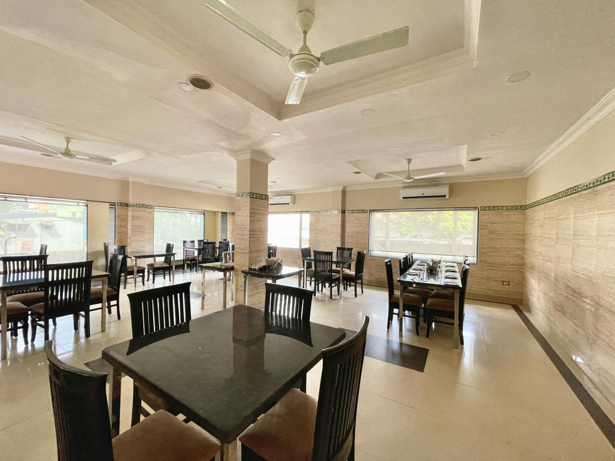 Hotel Rockbay: Beachfront Oasis with Pool and Temple Proximity Puri Exterior photo