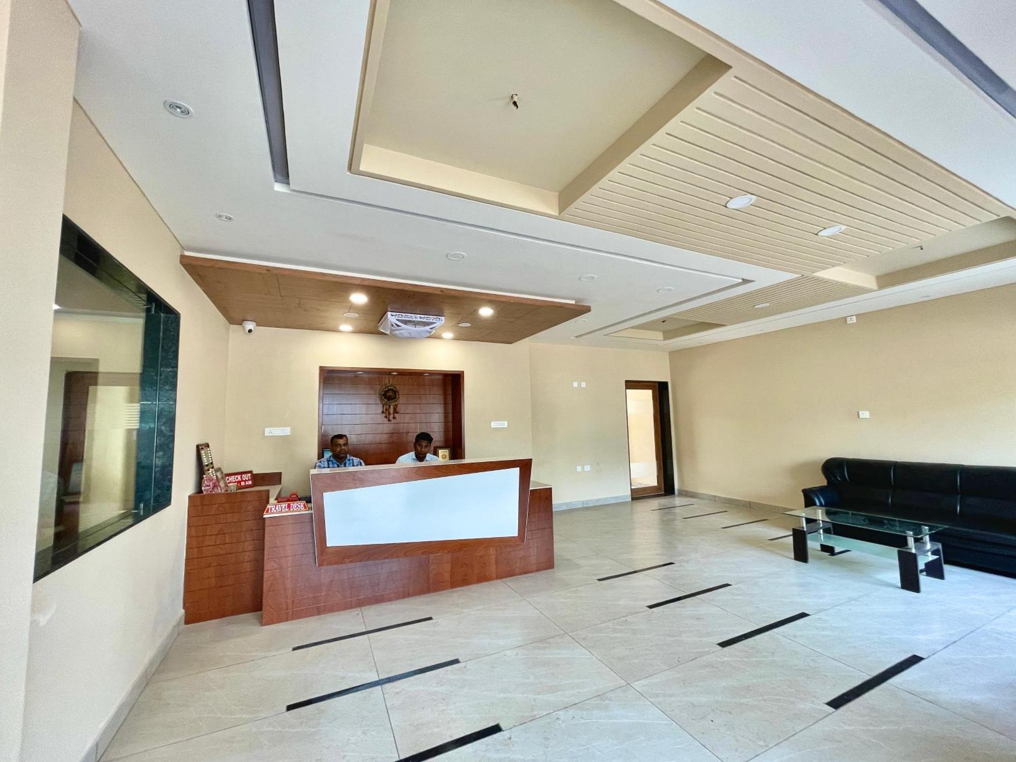 Hotel Rockbay: Beachfront Oasis with Pool and Temple Proximity Puri Exterior photo