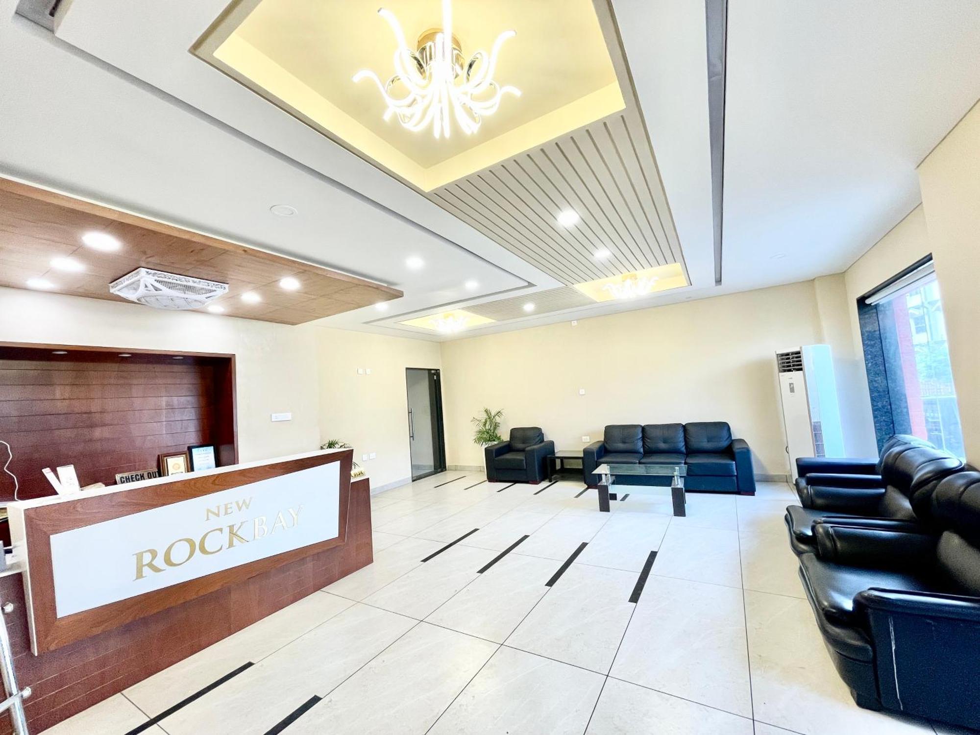 Hotel Rockbay: Beachfront Oasis with Pool and Temple Proximity Puri Exterior photo