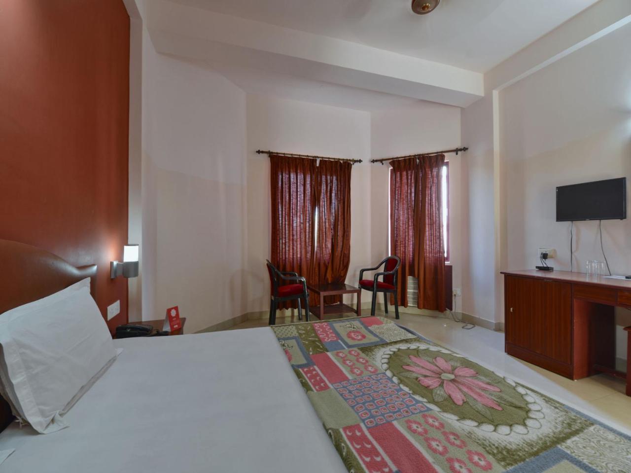 Hotel Rockbay: Beachfront Oasis with Pool and Temple Proximity Puri Exterior photo
